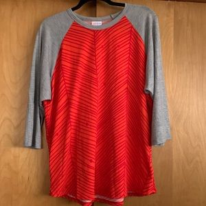 LulaRoe Randy Shirt. Ohio State Colors!